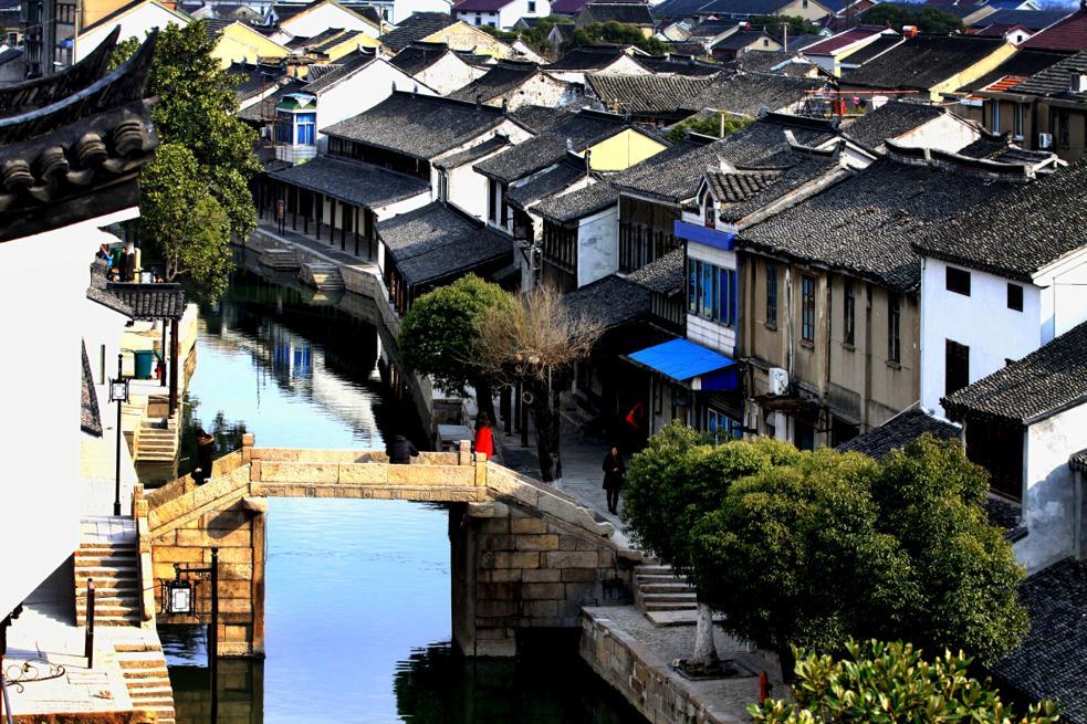 荷西去世12年后三毛仍执意自杀，17年后遗书公布，才知她是真绝望